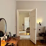 Designer Georgian Apartment In Edinburgh New Town